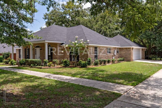 Foto del edificio - COMING SOON!!!   Beautiful 3 Bedroom/3 Bathroom Home in Semmes!