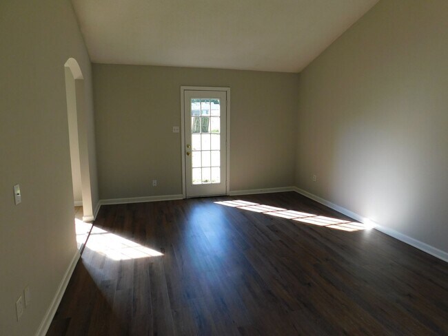 Foto del edificio - 3815 Shadow Oaks Pkwy