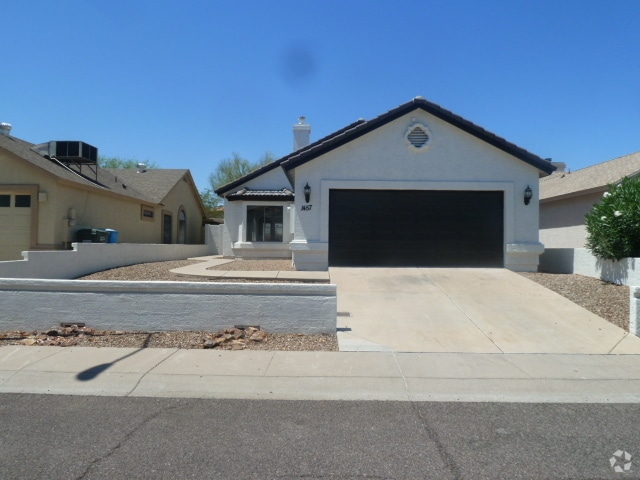Building Photo - 1457 E Renee Dr