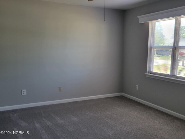 Building Photo - 110 E Ivybridge Dr