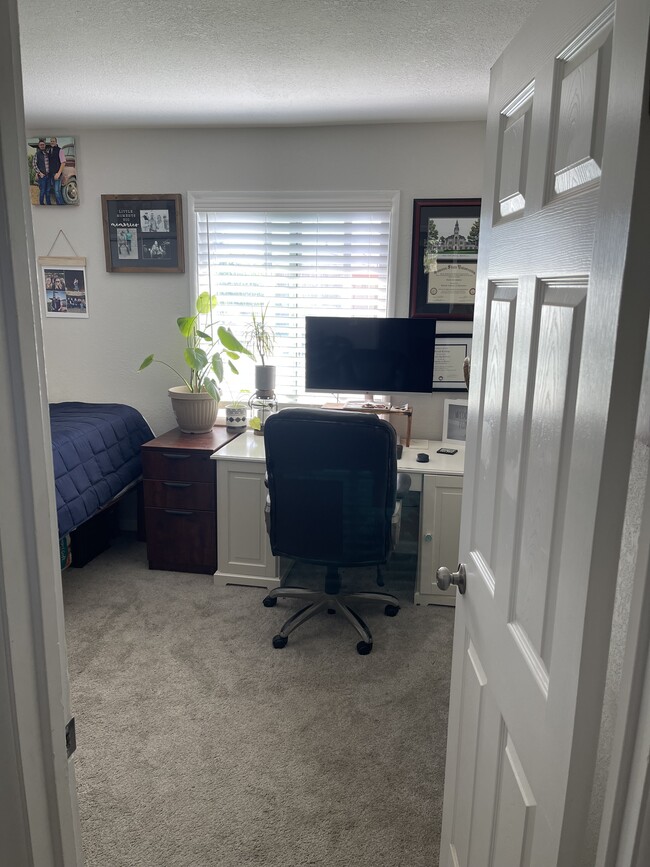 Foto del edificio - 1511 Paradise Ln