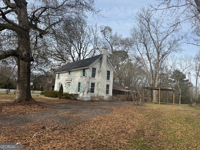 Building Photo - 6 Church St