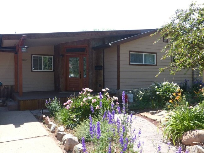 Building Photo - 2708 Mesa Avenue