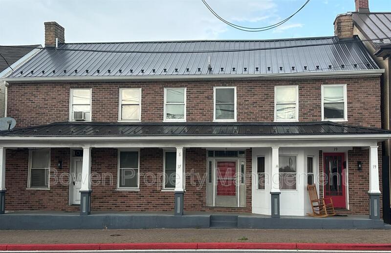 Primary Photo - 17 S Main St