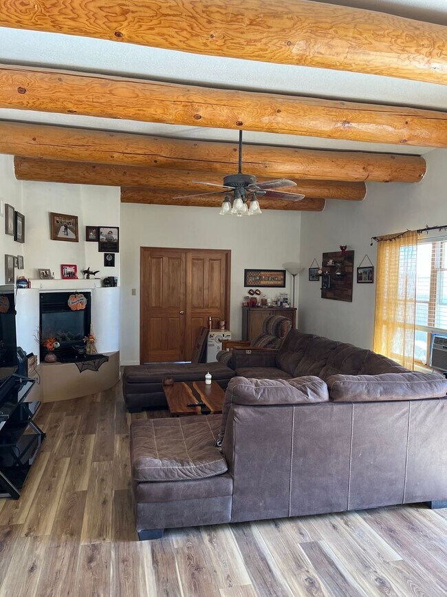 Building Photo - Southwestern Style Home