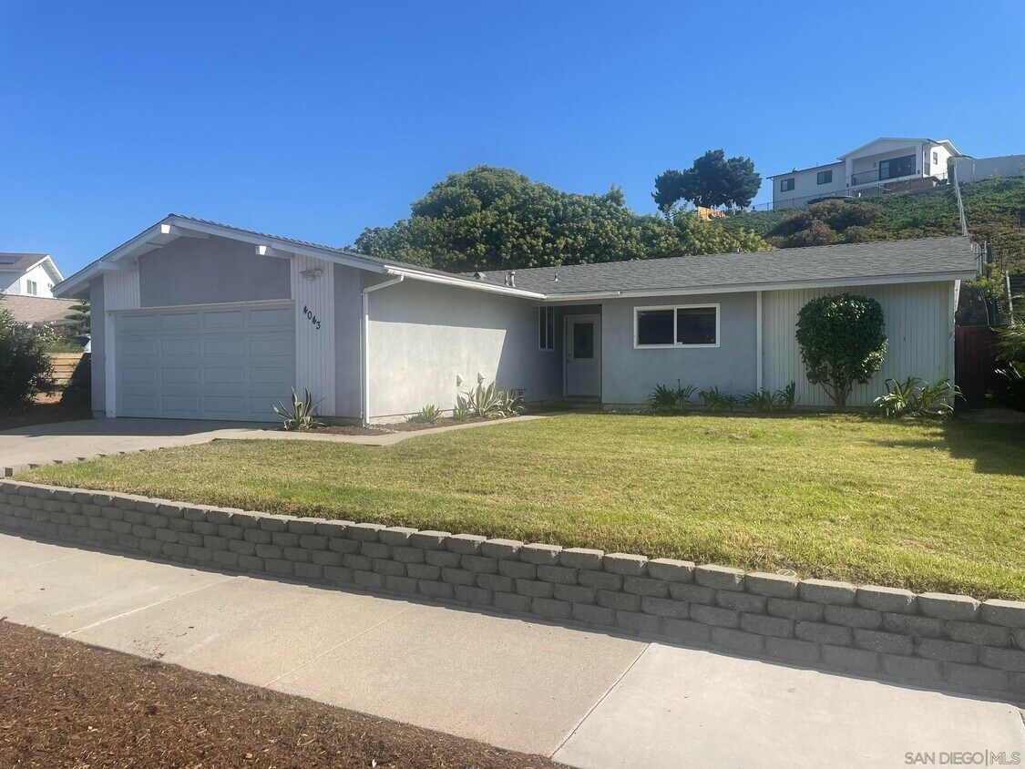 Primary Photo - 4043 Mira Costa St