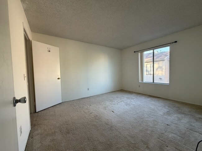 Foto del edificio - 2339 Lillyvale Ave