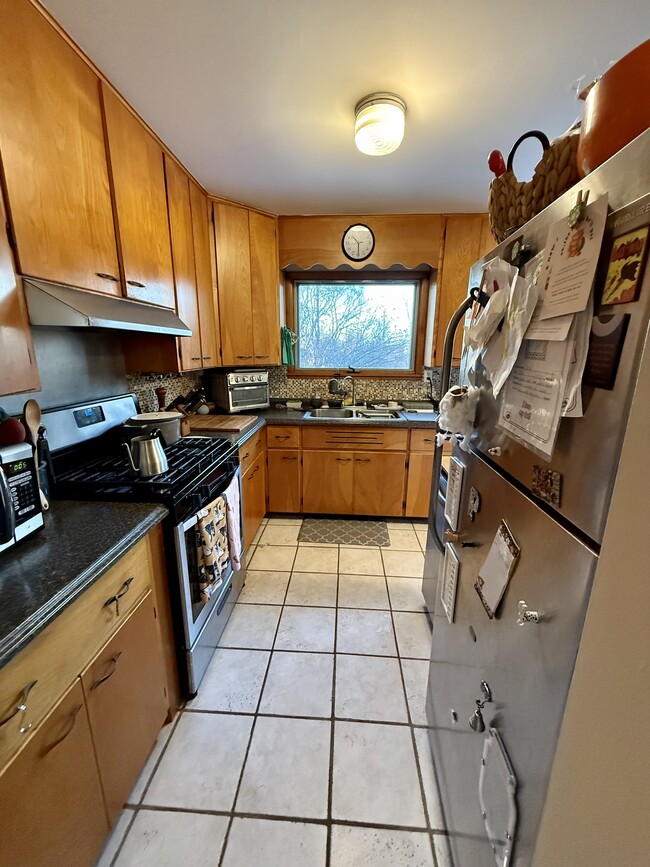 Building Photo - 150 Honness Ln