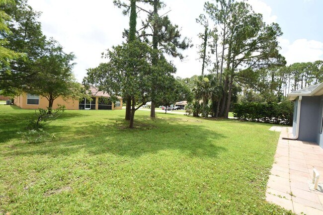 Building Photo - Furnished Home, Lawn Care included