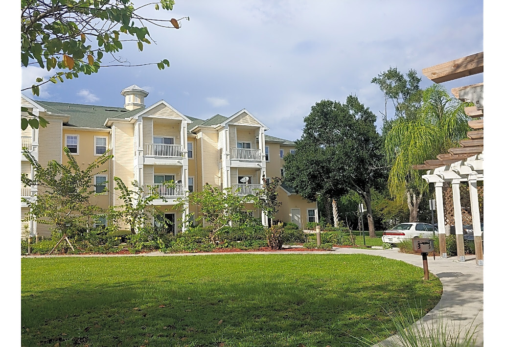 Laurel Oaks Senior Apartments Fachada del hotel - Laurel Oaks Senior