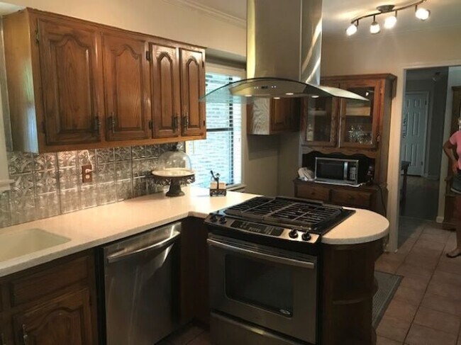 Foto del edificio - 250 Greenbrier Rd