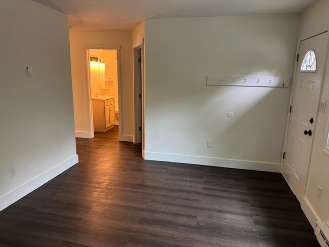 Building Photo - 439 Baron Rd