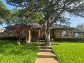 Building Photo - 1401 Covington Dr