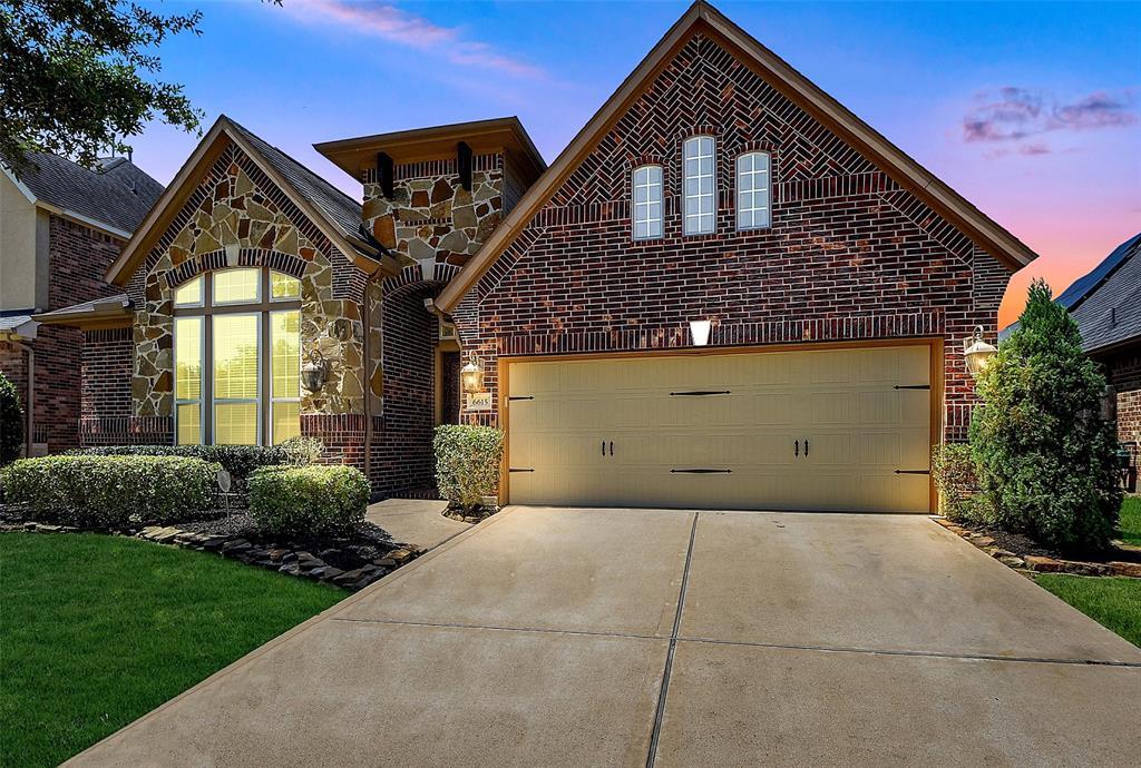 Foto principal - 6615 Rising Hills Ln