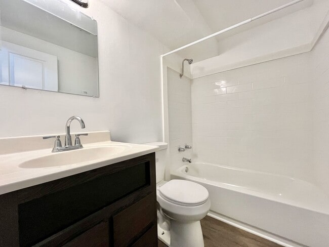Building Photo - 1545 Carmil Dr