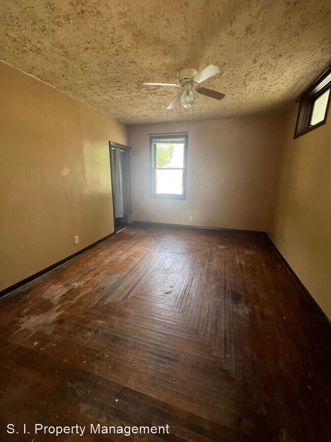 Building Photo - 3 br, 1 bath House - 207 W Goodall