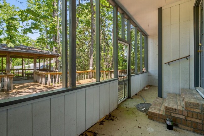 Photo - Fully Renovated 2-Bed, 2-Bath Apartment