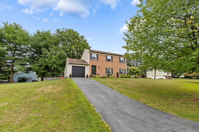 Foto del edificio - 24 Knollwood Dr