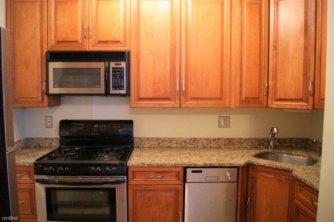 Foto del edificio - 1 br, 1 bath  - 10 W Madison St Apt 21