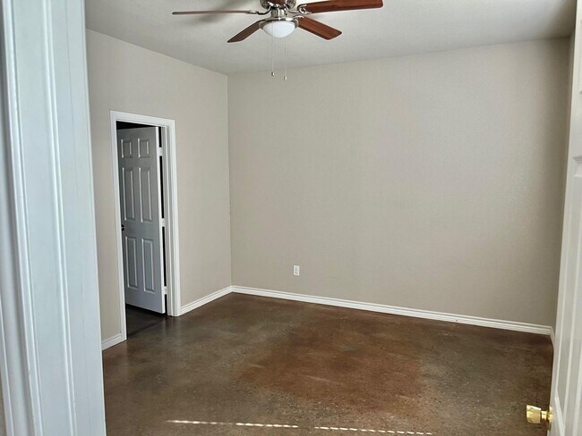 Building Photo - 2312 CR 314