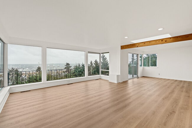 Building Photo - 2410 37th Ave SW