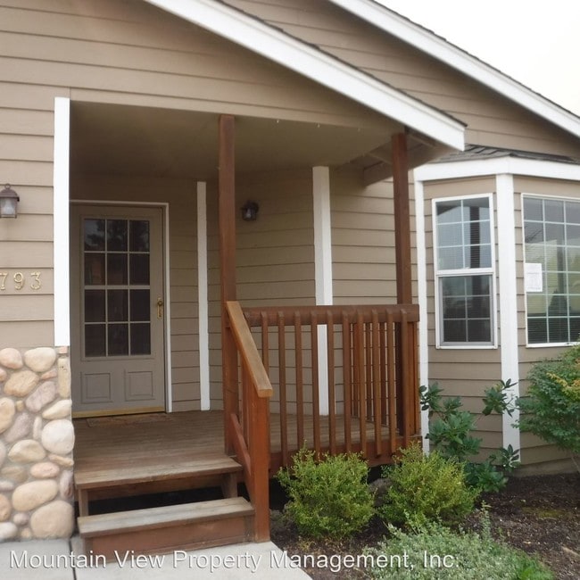 Building Photo - 3 br, 2 bath House - 2793 NE Hope Drive