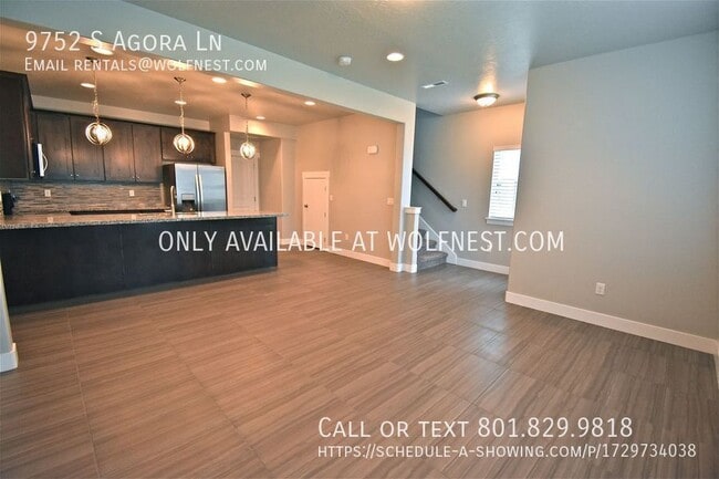 Building Photo - 9752 Agora Ln