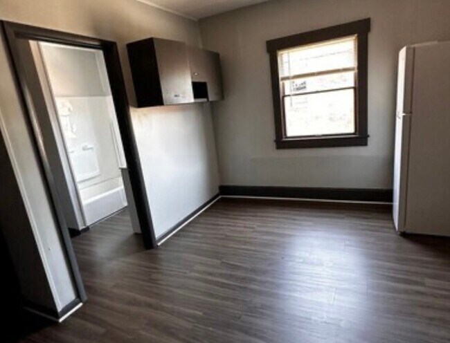 Foto del edificio - 507 Harmony Ave