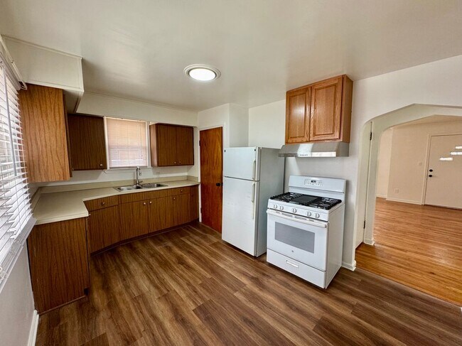 Foto del edificio - 3734 Capitol Ave