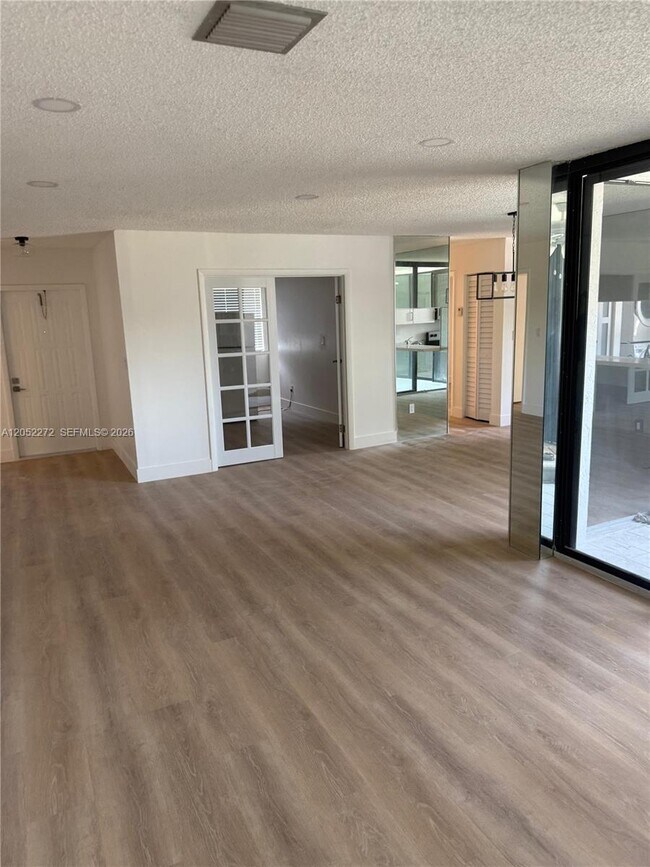 Foto del edificio - 3553 Magellan Cir