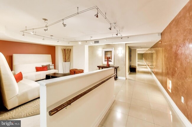 Foto del edificio - 915 E Street NW Unit 414