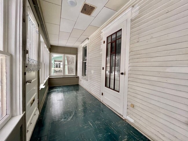 Building Photo - Two Bedroom Home in Muskegon