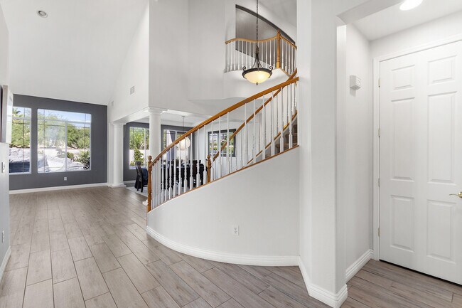 Building Photo - 10788 Rivendell Ave