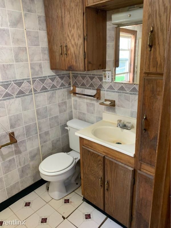 Building Photo - 5 br, 1 bath House - 2110 W Garden St