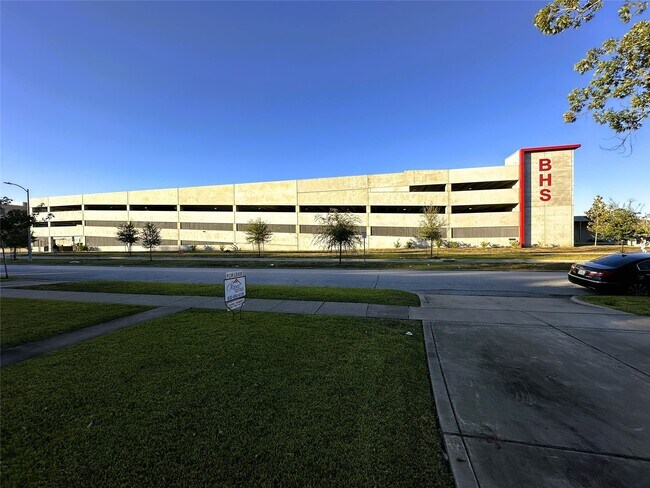 Foto del edificio - 5111 Maple St