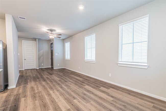 Foto del edificio - 4109 Fig Grv St