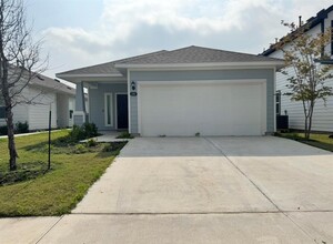 Building Photo - 195 Heritage Ml Trl