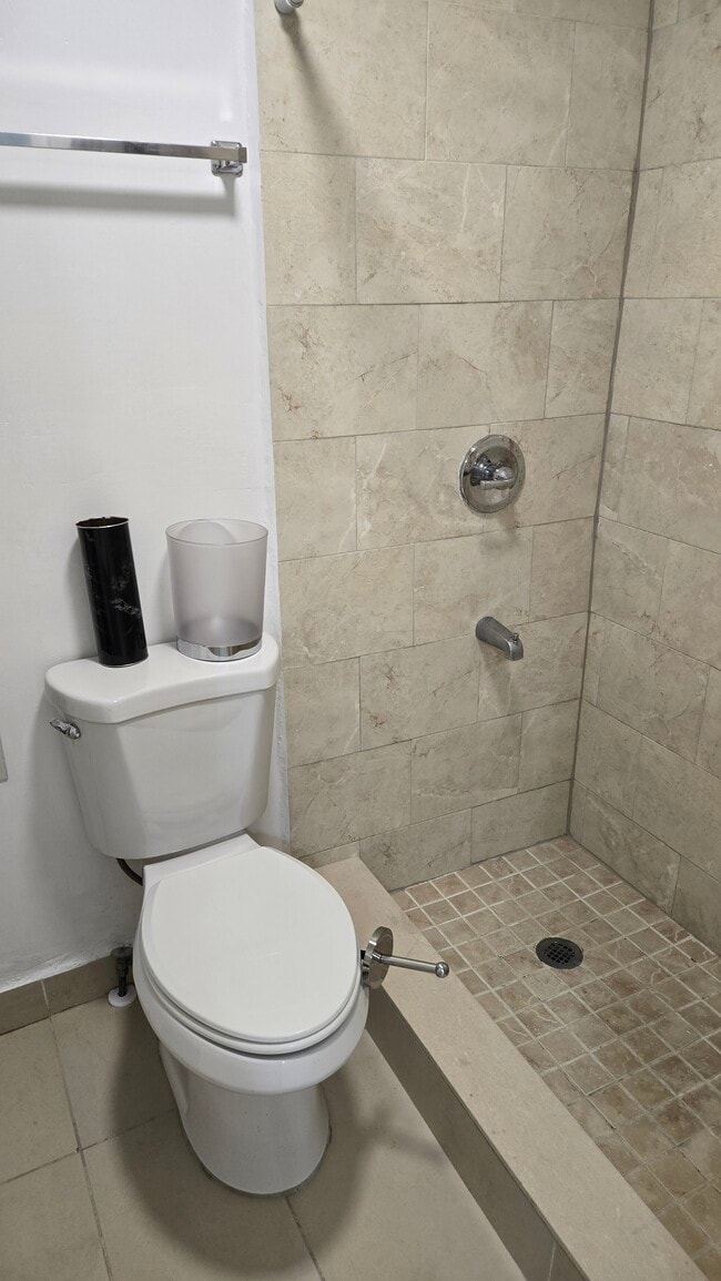 Foto del edificio - 2252 SW 10th St