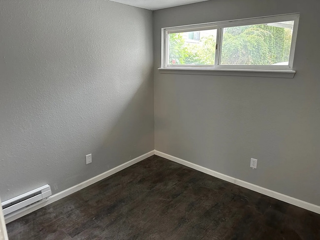 Building Photo - 2431 Toledo St