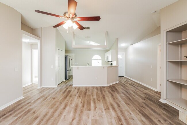 Building Photo - 459 Flamingo Ct