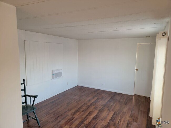 Building Photo - 2781 W Evan Hewes Hwy