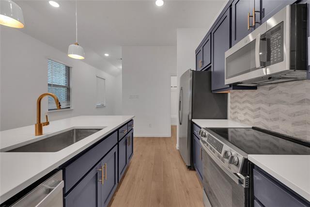 Foto del edificio - 529 Waterhouse Lk Dr