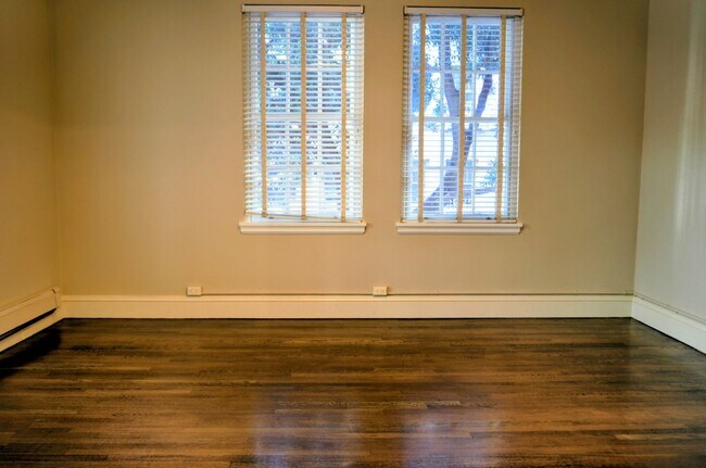 Building Photo - Remodeled 1br+office at the storied Francesca building