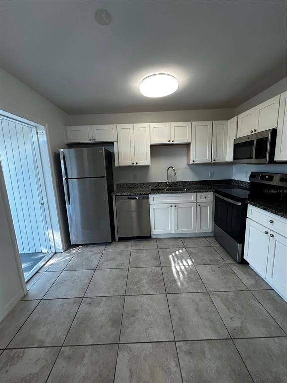 Foto del edificio - 1984 S East Ave