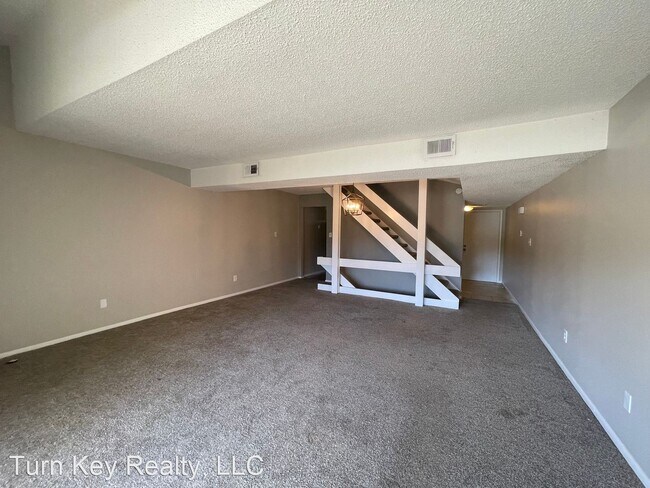 Building Photo - 3 br, 2.5 bath House - 303 Running Brook Road