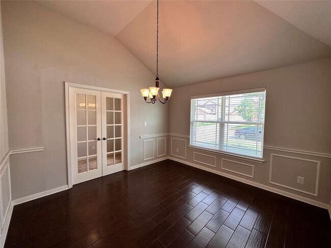 Building Photo - 5612 Sabbia Dr
