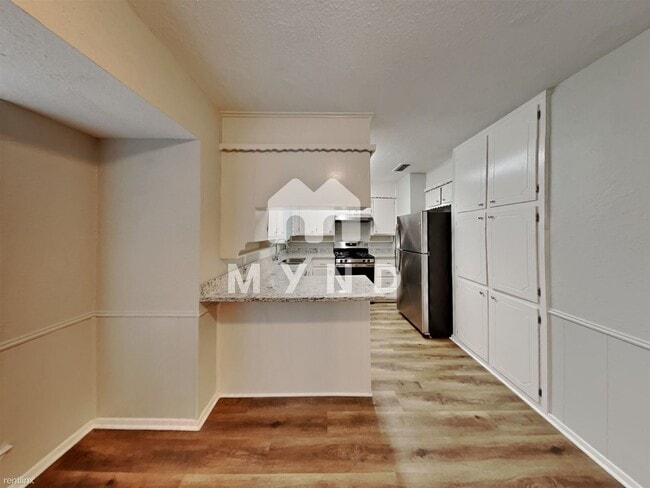 Building Photo - 3 br, 2 bath House - 228 S Heights Dr