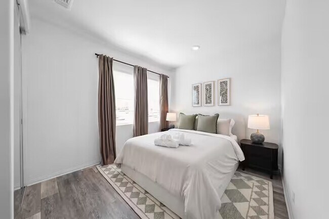 Foto del edificio - 7906 Montecito Ln