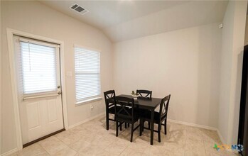 Building Photo - 9700 Falme Ln
