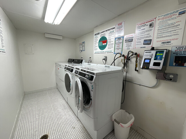 Laundry rooms per floor - 9 Chelsea Place